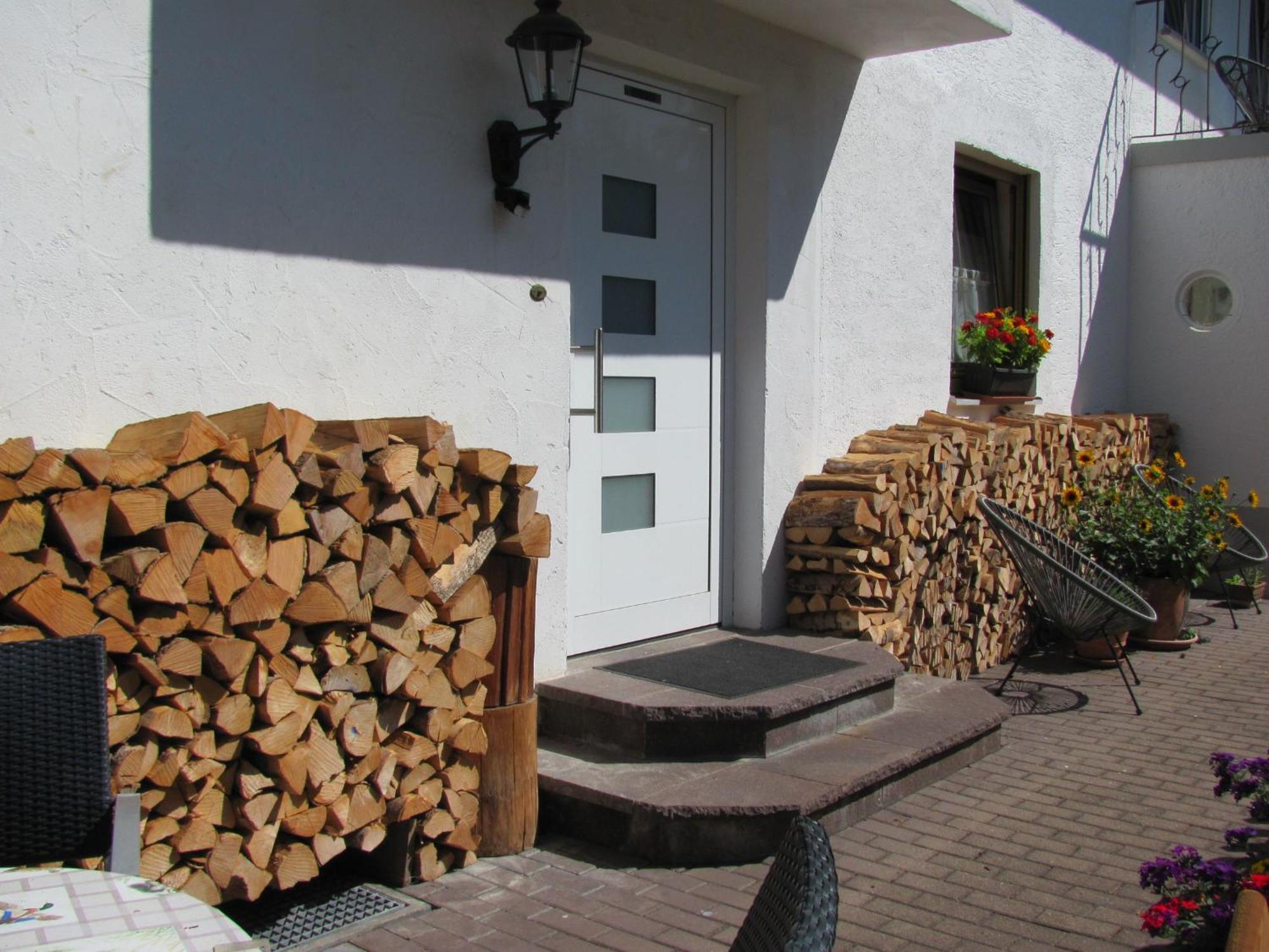 #1Gemuetliches Ruhiges Sonniges Balkonzimmer Mit Gemeinschaftsbad W-Lan Airport Nah Late Night Check In Haus Nr 9,5 Trunkelsberg Exterior foto
